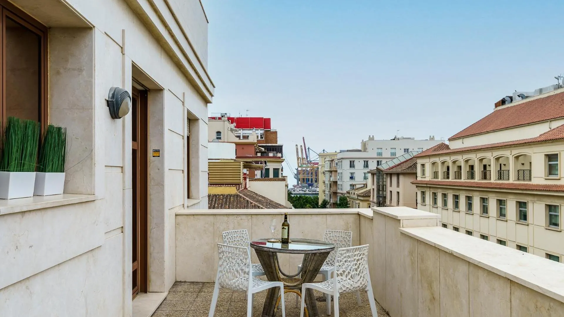 Malagasuite City Centre With Terrace 0*, Málaga